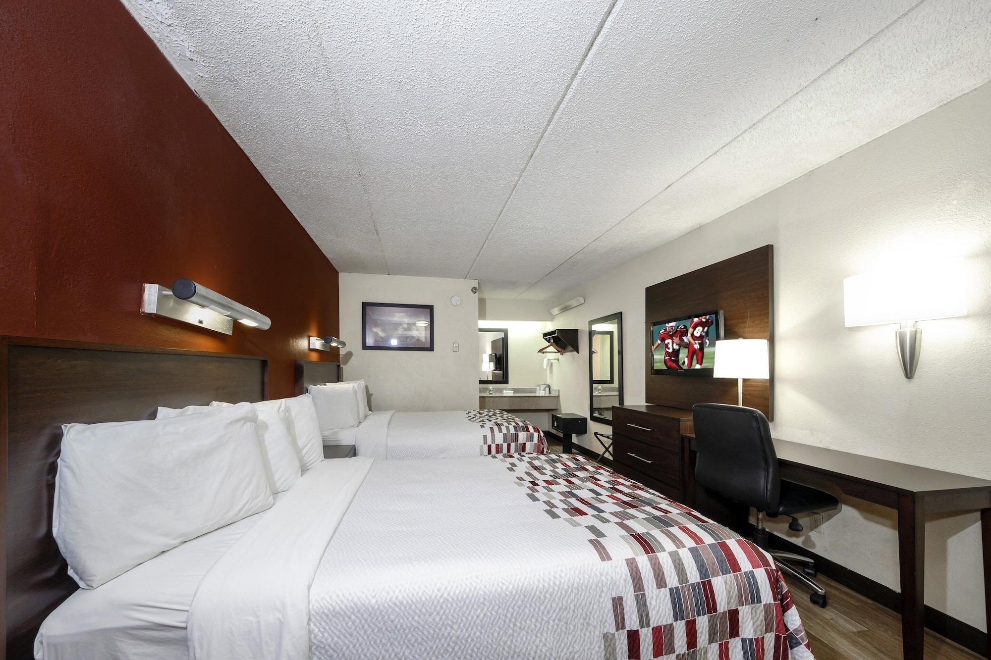 Red Roof Inn Tampa - Brandon Экстерьер фото