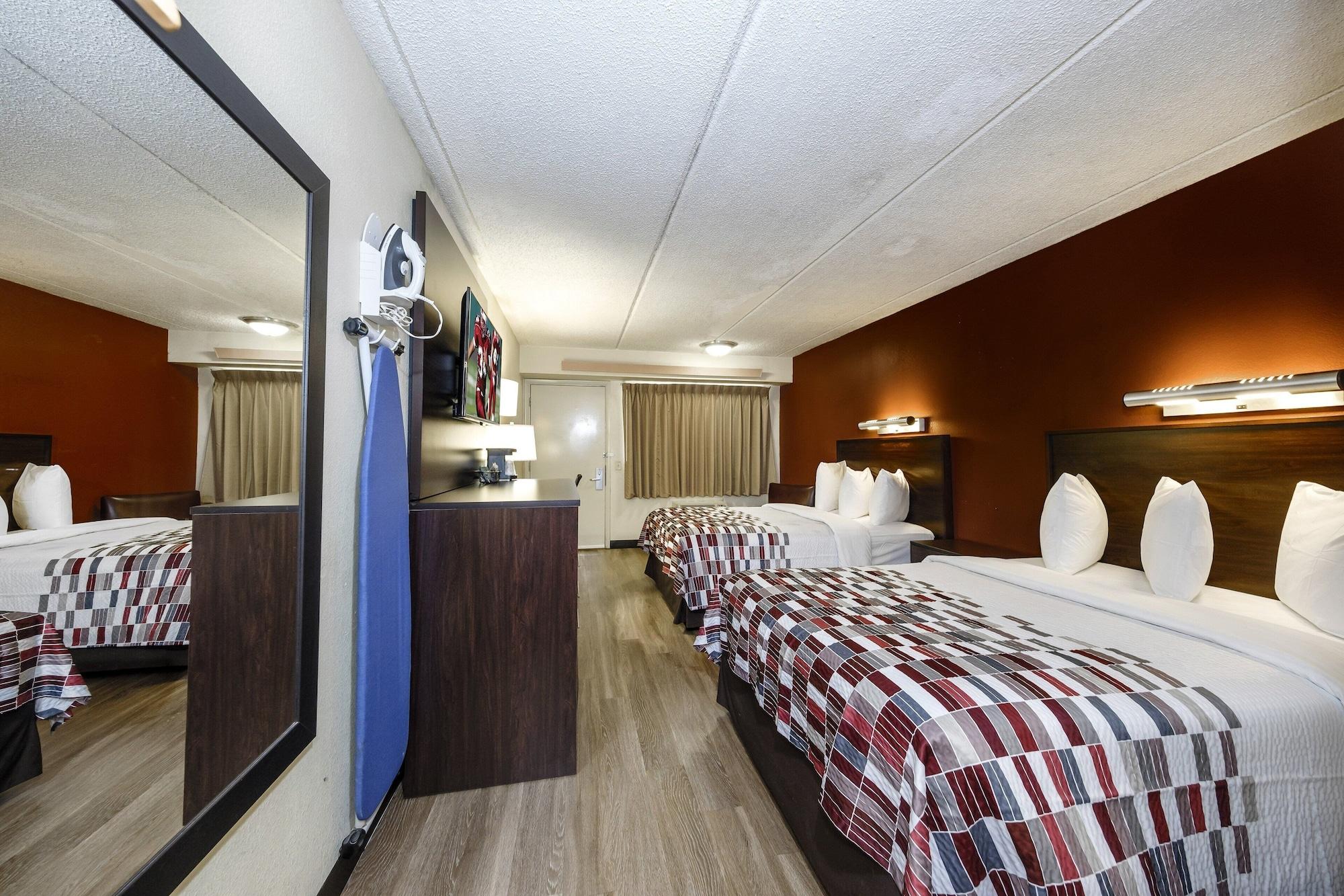 Red Roof Inn Tampa - Brandon Экстерьер фото