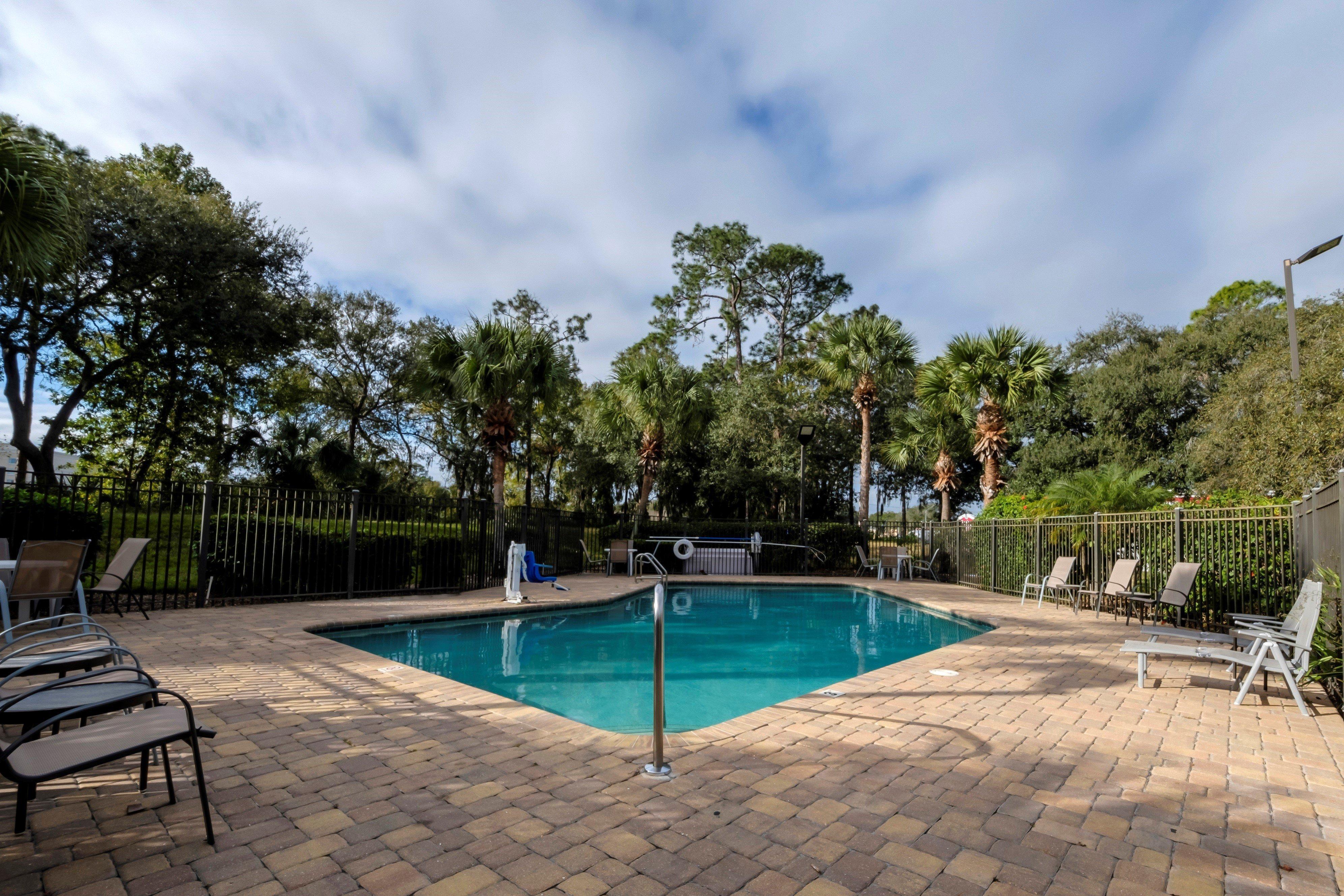 Red Roof Inn Tampa - Brandon Экстерьер фото