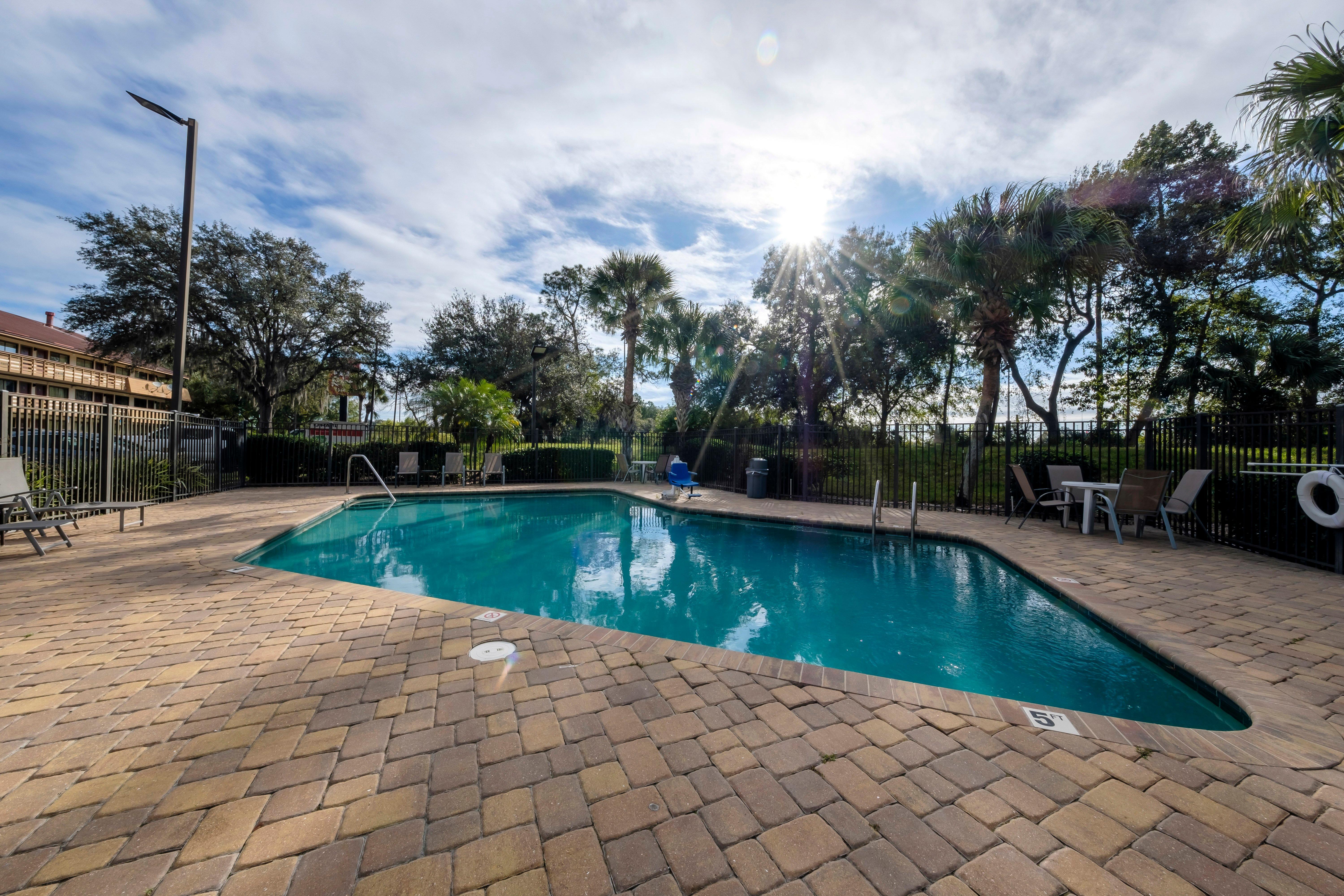 Red Roof Inn Tampa - Brandon Экстерьер фото