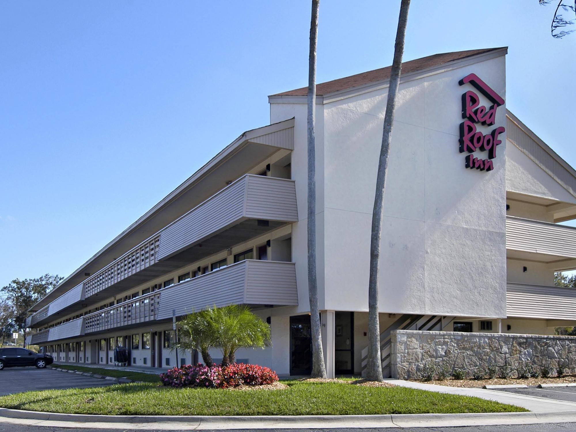 Red Roof Inn Tampa - Brandon Экстерьер фото