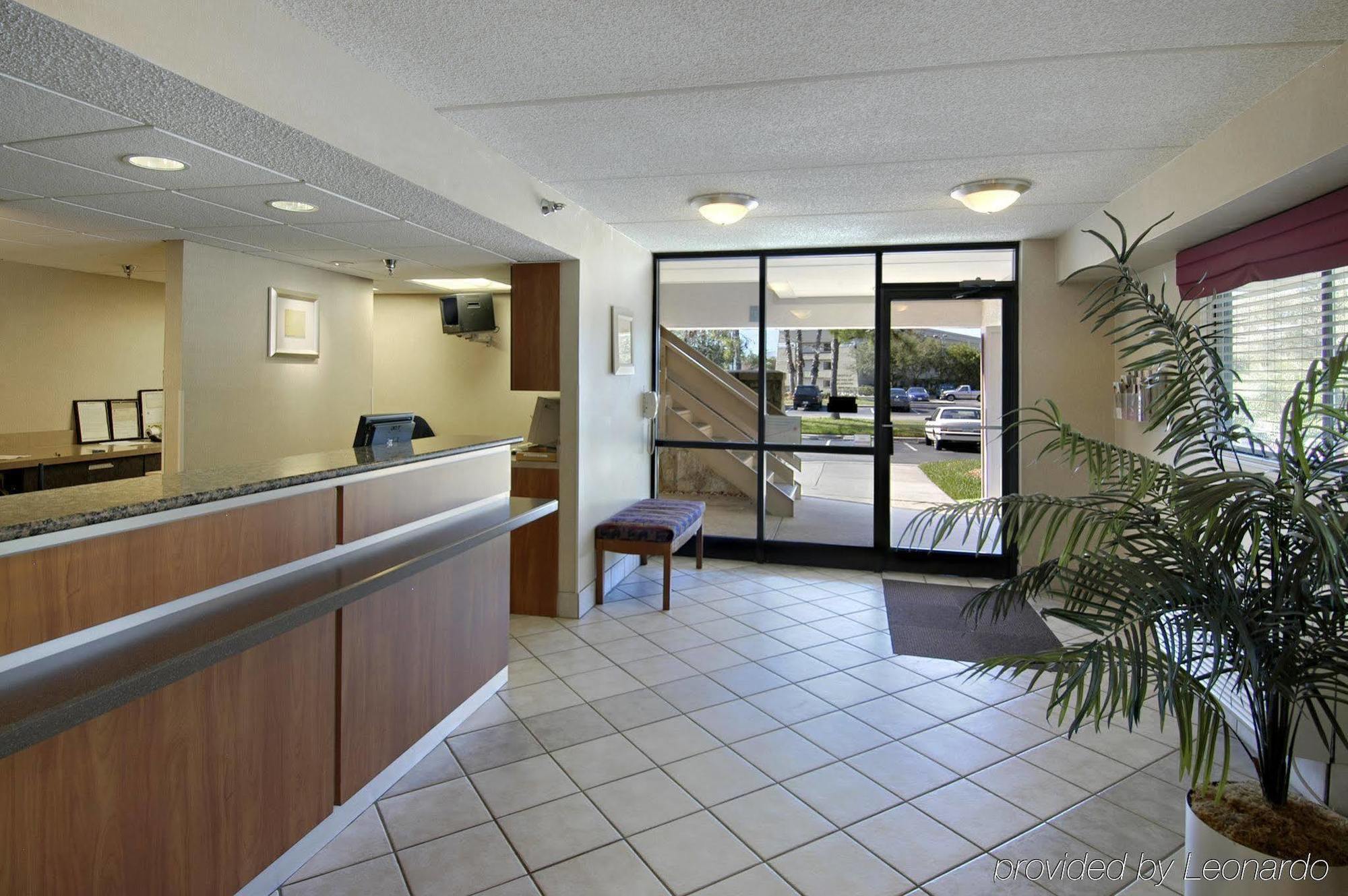 Red Roof Inn Tampa - Brandon Экстерьер фото